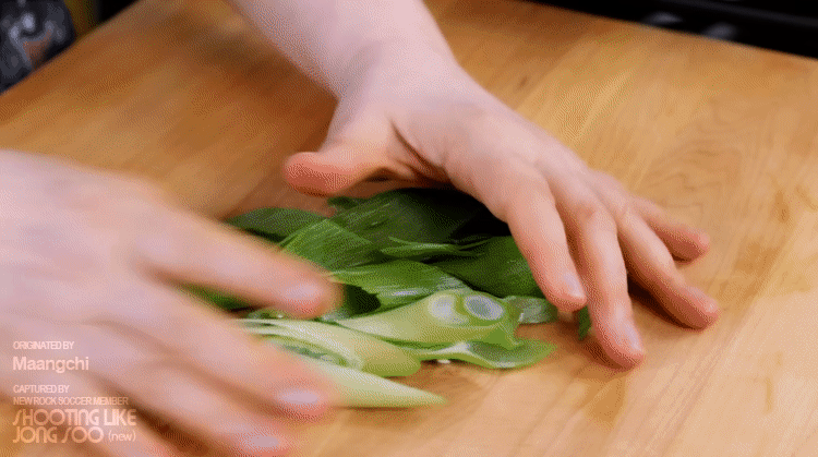 즉석 떡볶이 만들기.gif | 인스티즈