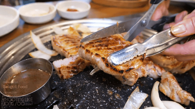 비 오는 날에는 삼겹살.gif | 인스티즈