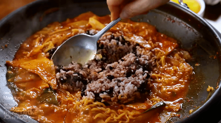 즉석 떡볶이 만들기.gif | 인스티즈