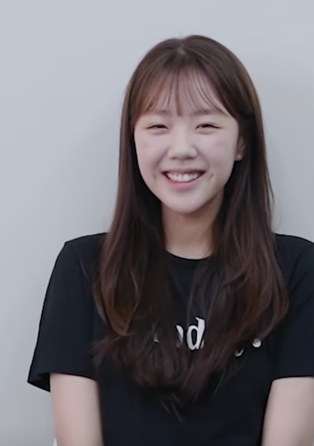 지예은 볼때마다 눈에 띄는 것.jpg | 인스티즈
