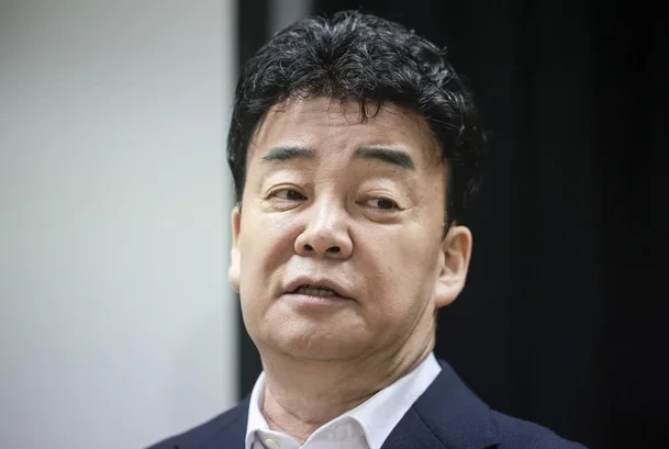 백종원, 이번엔 '닭뼈 튀김기'…식품위생법 위반 의혹 경찰 내사 | 인스티즈