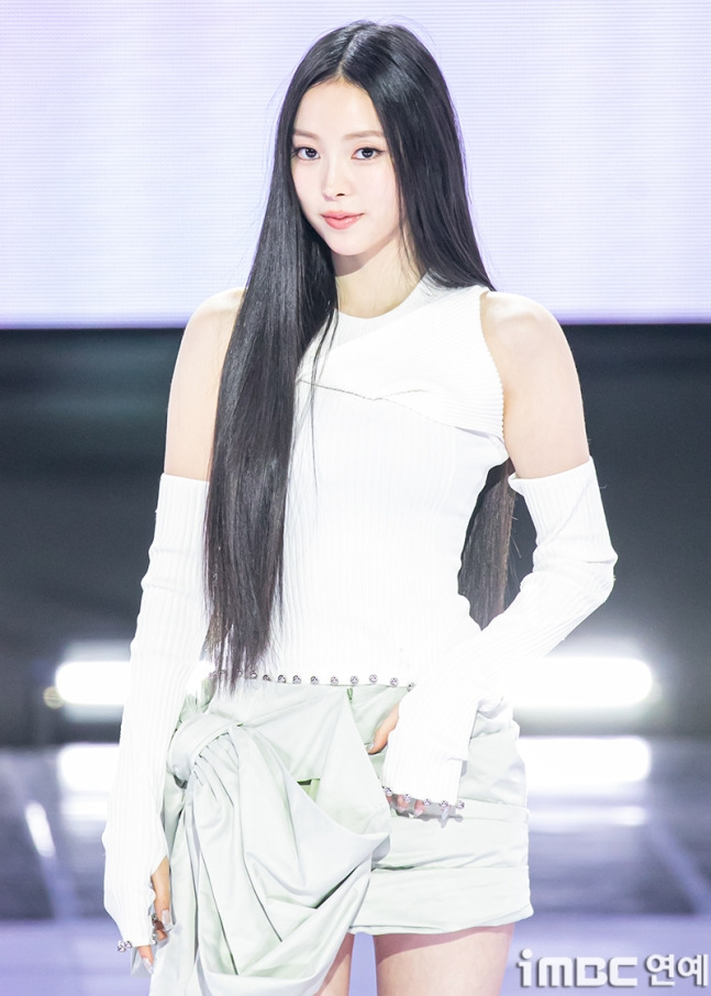 오늘 컴백하는 미야오 쇼케이스 의상.jpg | 인스티즈