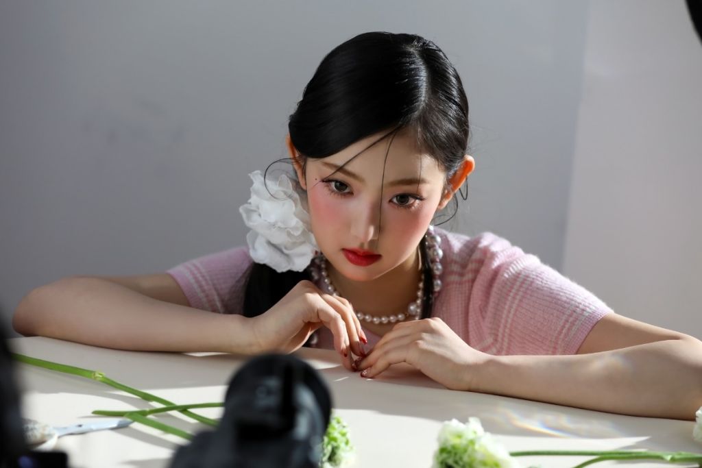 키키 마리끌레르 샤넬뷰티 화보 비하인드 사진 | 인스티즈