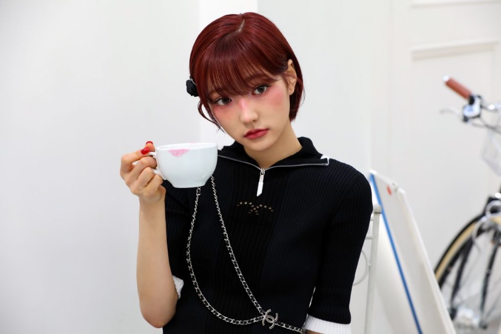 키키 마리끌레르 샤넬뷰티 화보 비하인드 사진 | 인스티즈