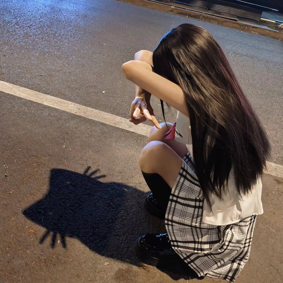 슬슬 유행 시작한듯한 그림자 고양이 사진 찍기