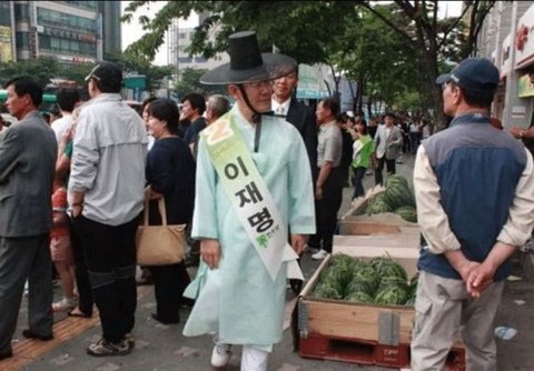 [이재명] 누가봐도 왼쪽이 후보, 오른쪽은 맛탱이 간 지지자 같잖어ㅠ | 인스티즈