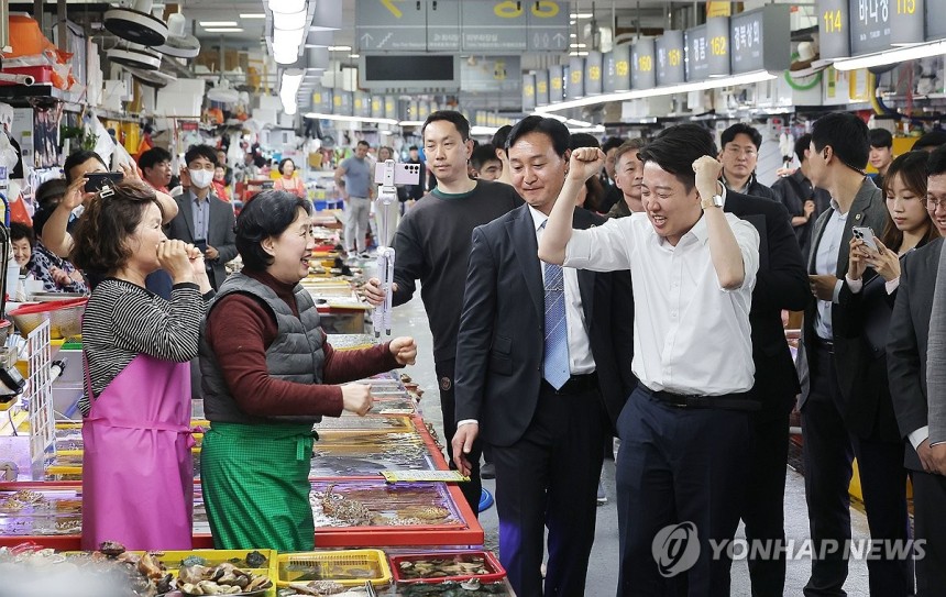  오늘도 꿀빠는 이준석 후보 경호원들