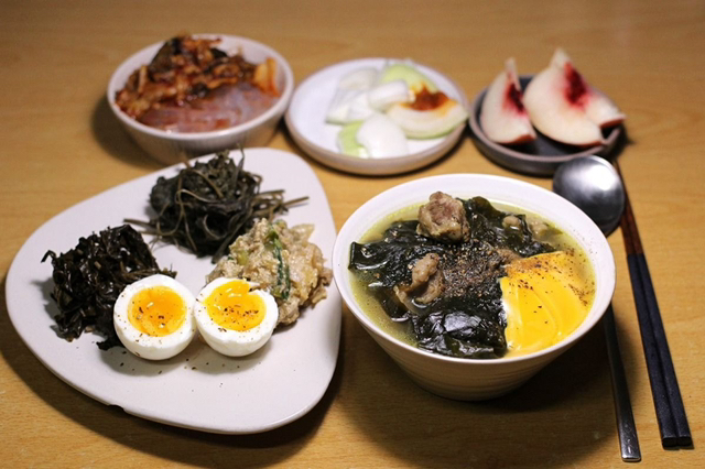  미역국에 체다치즈를 넣어보세요.twt9