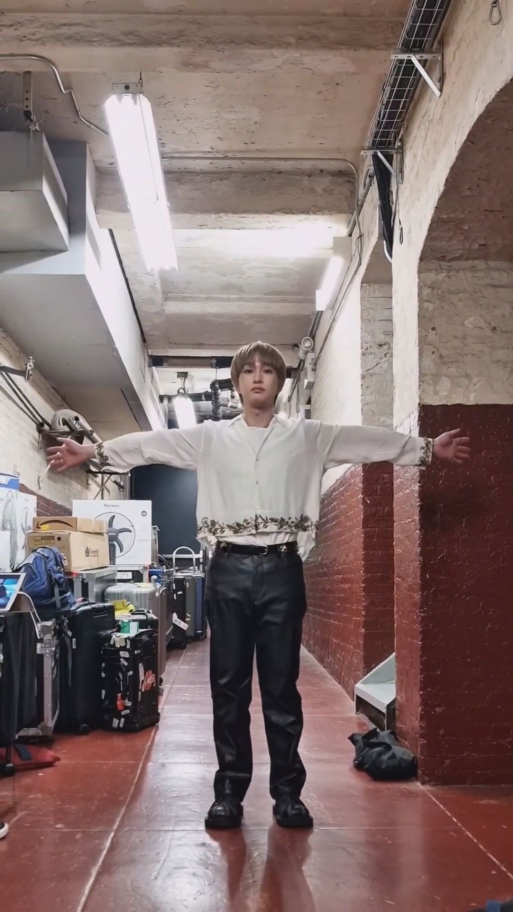  도시마다 다른 의상으로 공연한 온유 FIT CHECK [미주투어]