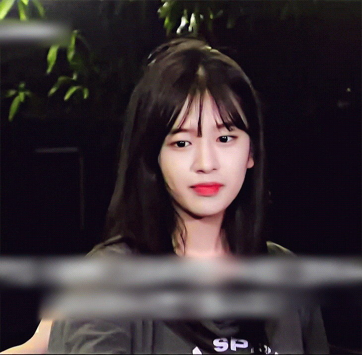 지구오락실만 나오면 꼬질꼬질해지는 안유진 | 인스티즈