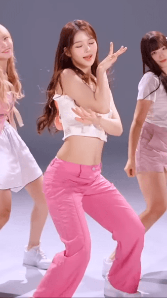 목이 진짜 긴편인 엔믹스 설윤 .jpgif | 인스티즈