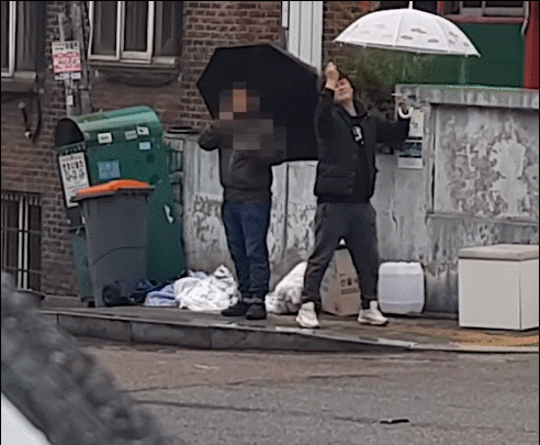 모르는 사람한테 식초 뿌리고다녀도 욕 안먹는 유튜버 | 인스티즈