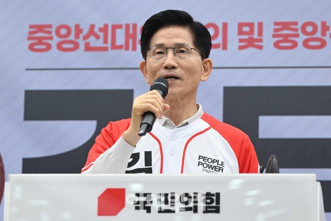김문수, 우주 강국 공약…2032년 달 착륙·2045년 화성 탐사 | 인스티즈