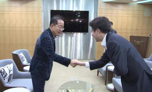 홍준표 "비열한 집단에서 다시 오라고…정나미 떨어져 근처에도 가기 싫다" | 인스티즈