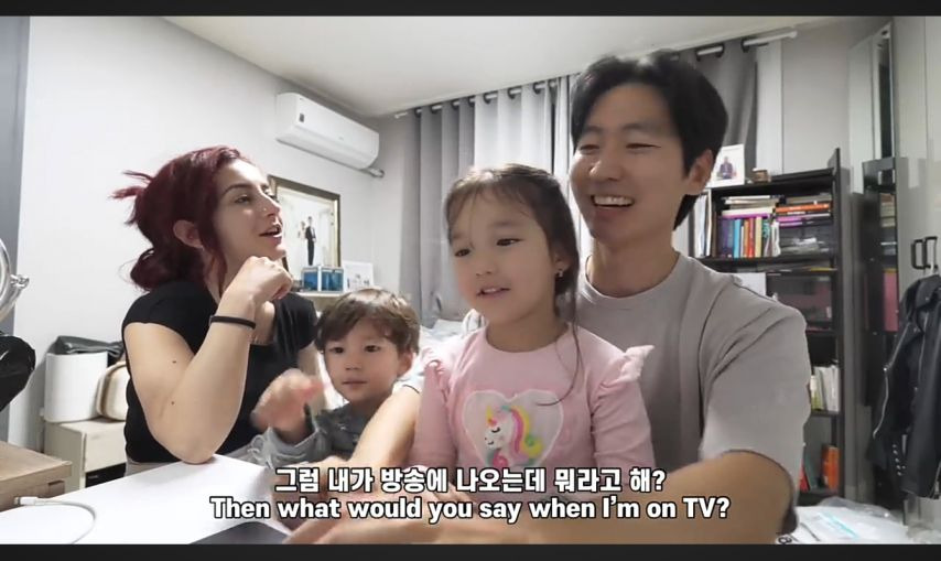 그리스 공영방송에 출연한 그리스인 아내.jpg | 인스티즈