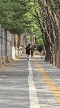  킥보드 기습 단속에 걸리자 친구 버리고 런