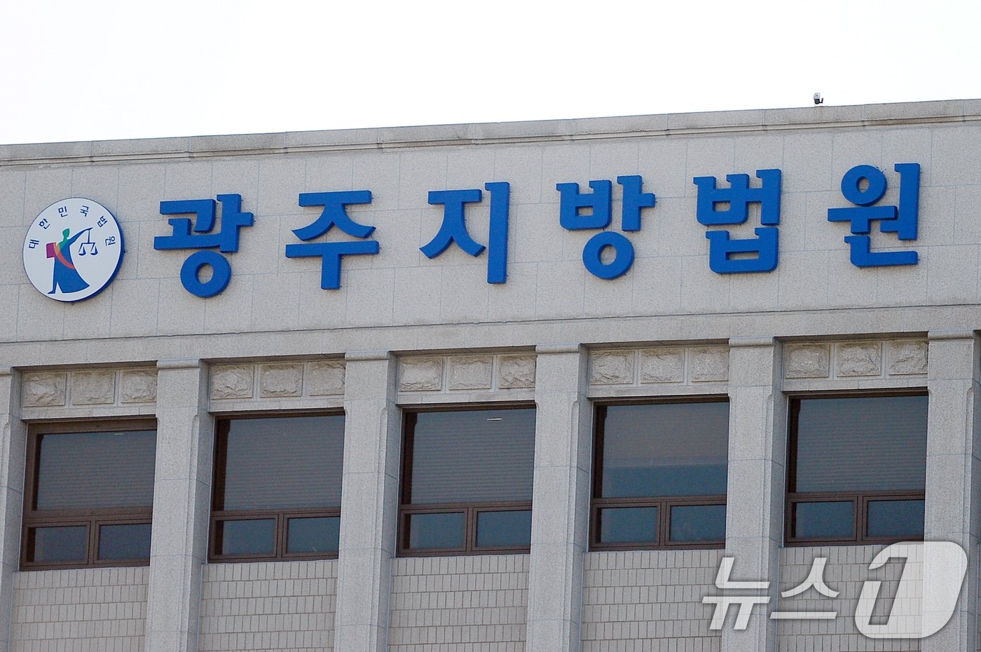설날에 강제로 노모 치아 뽑고 살해한 아들…징역 30년 구형 | 인스티즈
