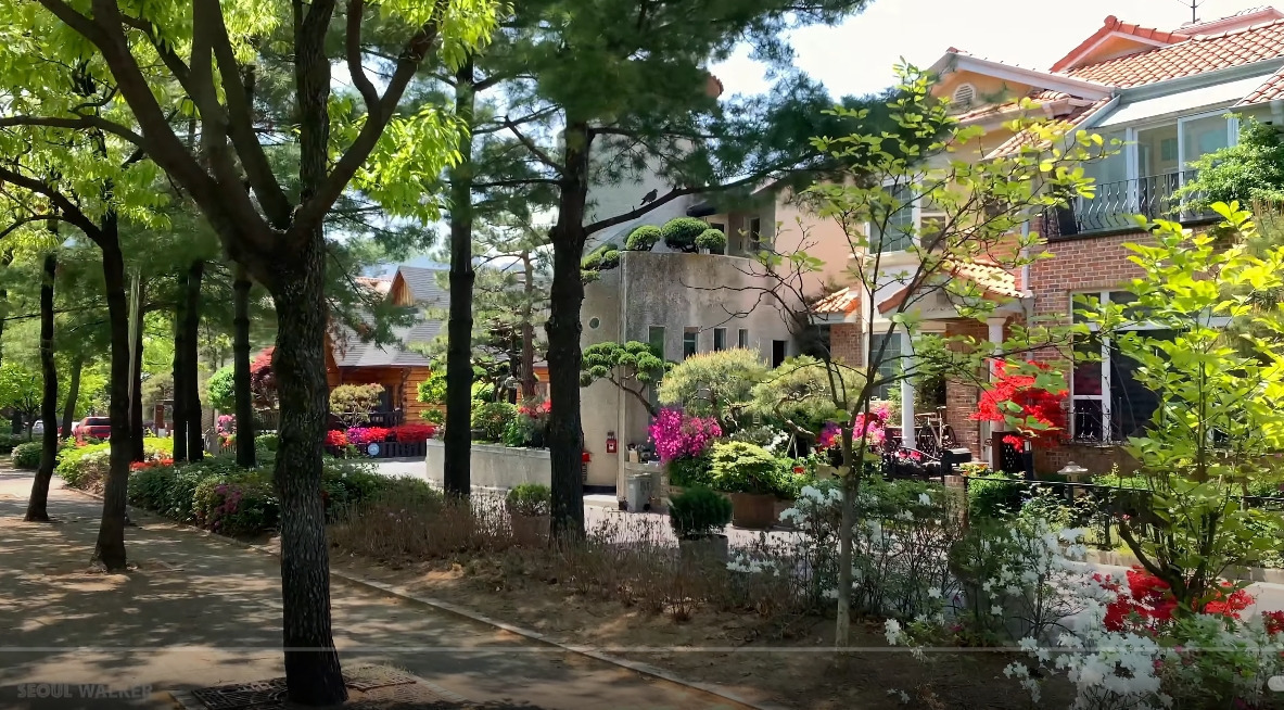  조용하고 살기 좋아보이는 경기도 고양시 일산 정발산 주택마을1