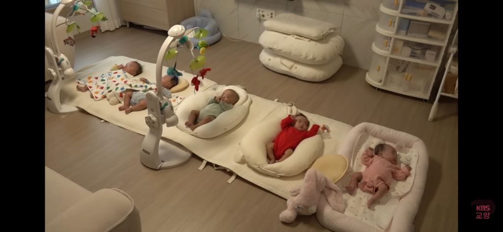 태어나서 처음으로 완전체가 된 다섯 쌍둥이 👶🏻 | 인스티즈