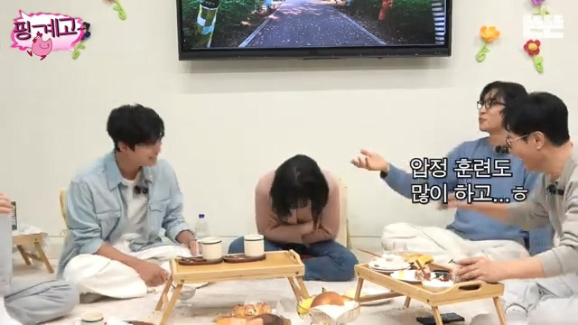 [핑계고] ??? : 자 다들 모여 압구정을(?) 아.. 압구정이랜다.jpg | 인스티즈