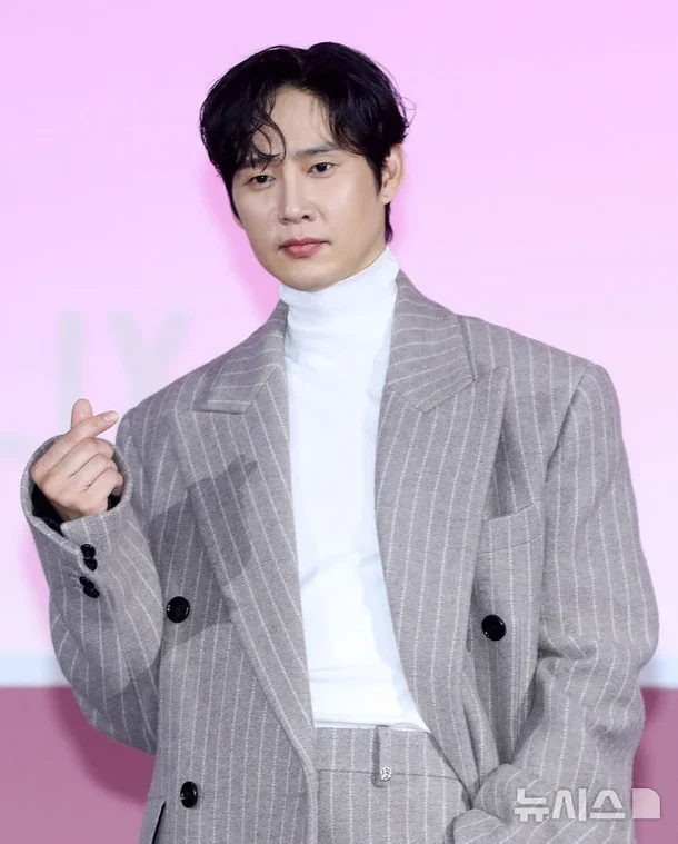 AV논란 박성훈, 한지민과 로맨스물 복귀