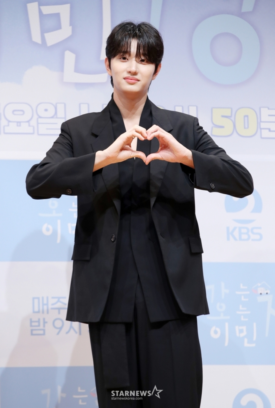 여배1+남배3+남MC1 조합으로 오늘 첫 방한다는 예능 | 인스티즈