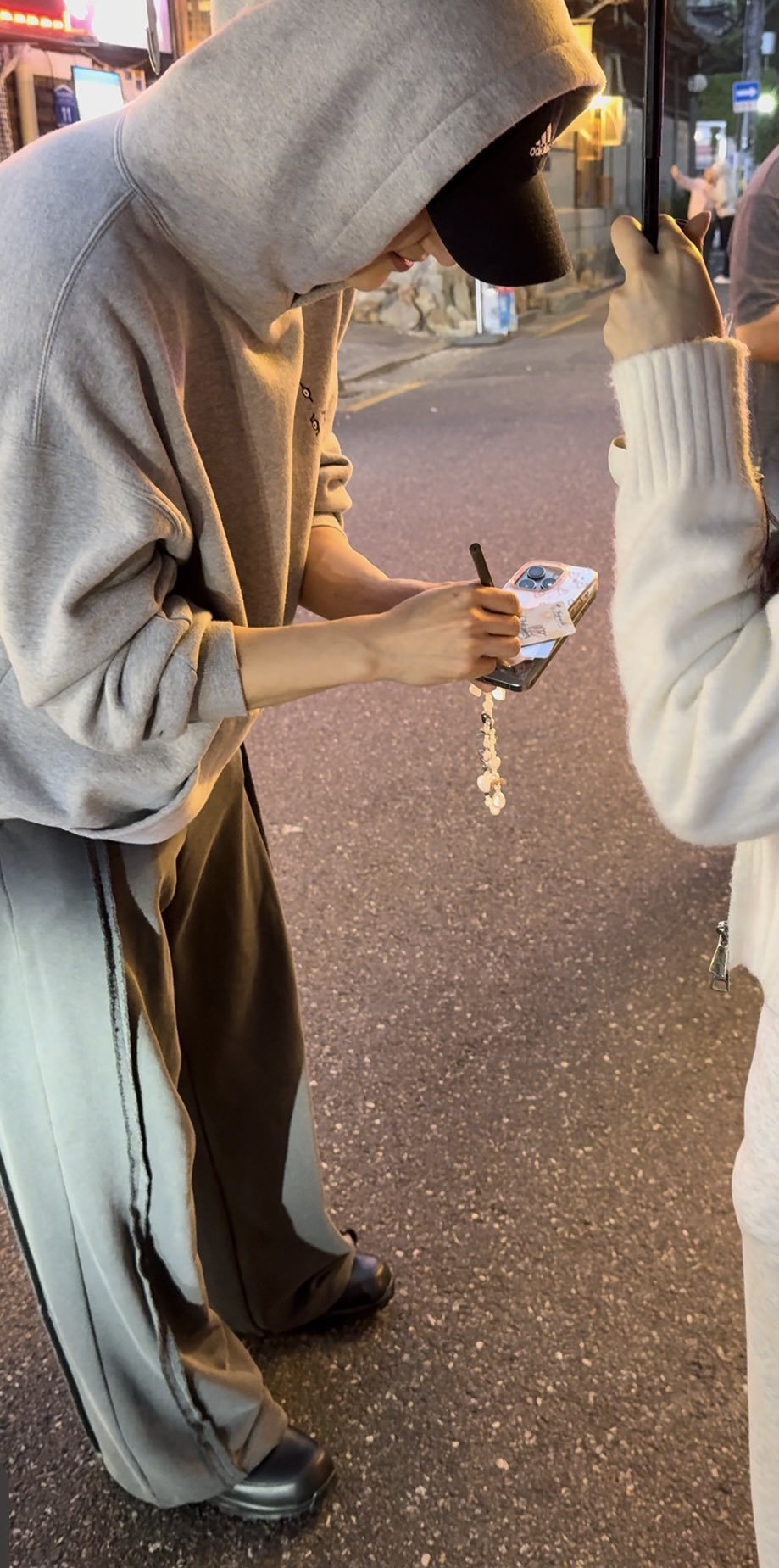 청각장애가 있다는 팬이 사랑한다고 했을 때 남돌의 반응 | 인스티즈