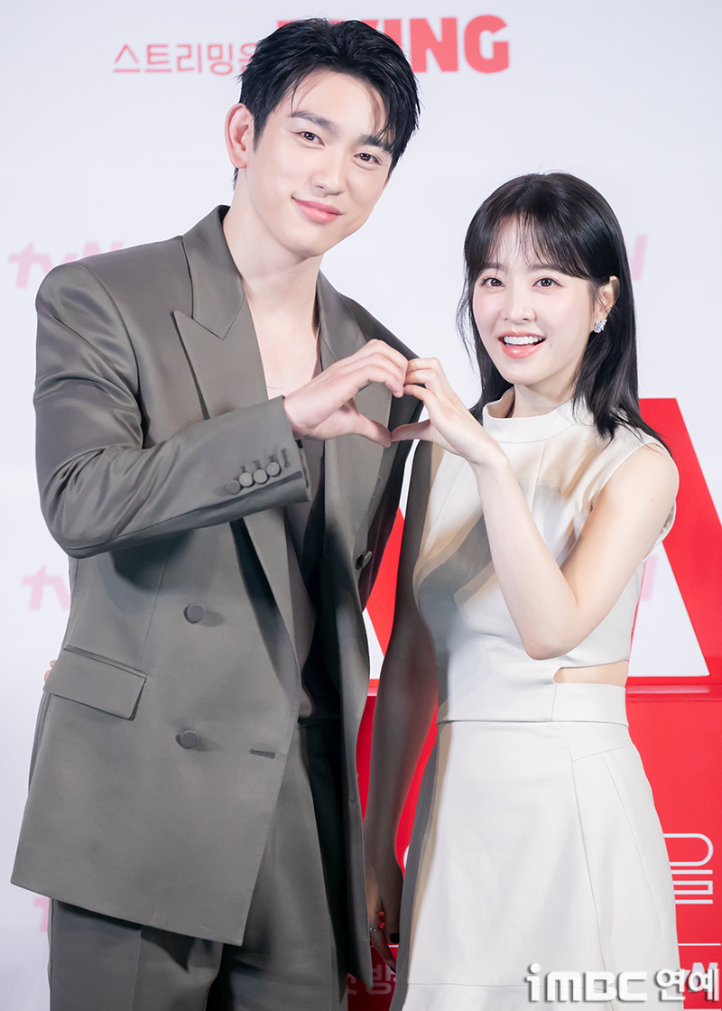 같그 그자체에 눈호강이라는 미지의서울 갓진영 x 박보영 투샷 | 인스티즈