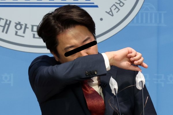 준천지: 민주당 지지하는 2030남은 여자에게 잘 보이려고 | 인스티즈