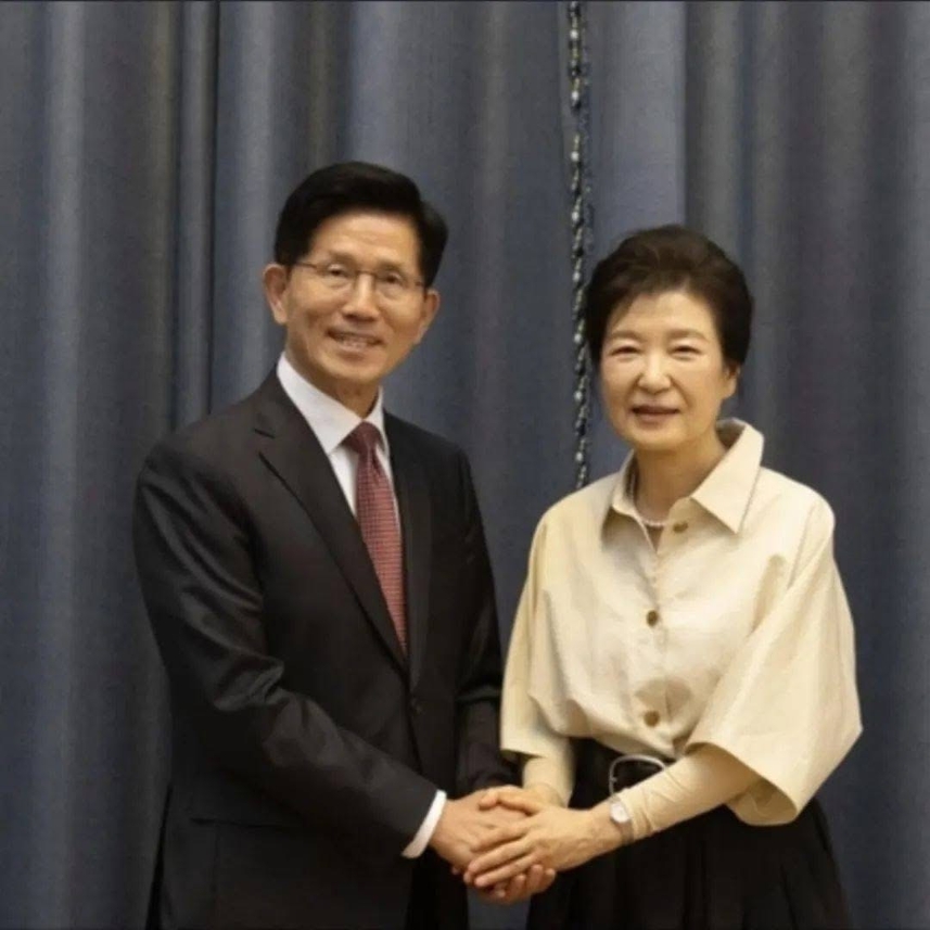 김문수 "박정희, 최고의 산업 혁명가…박근혜 명예회복 해야” [21대 대선] | 인스티즈