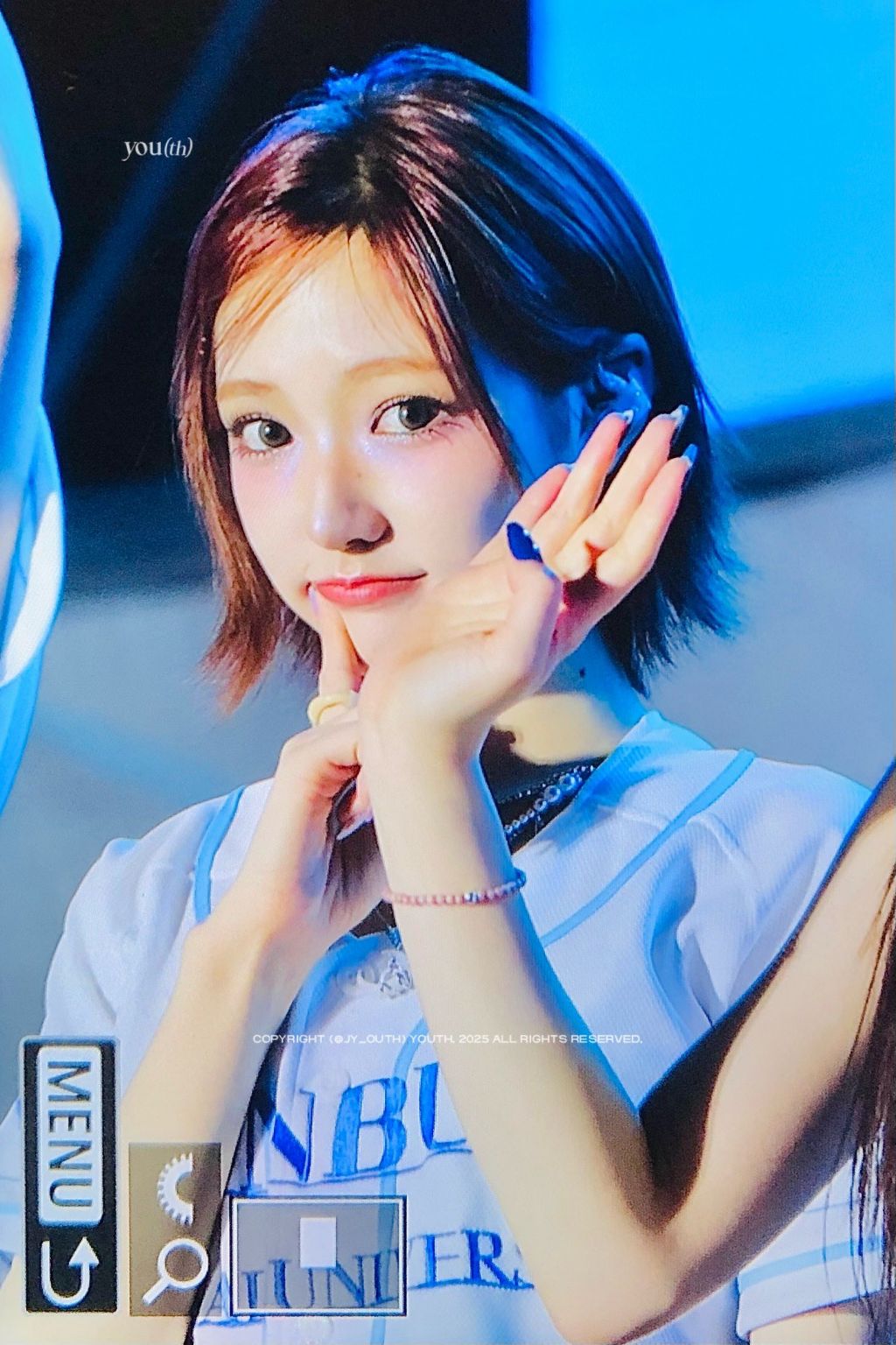 오늘자 전북대 축제에서 너무너무 행복해보이는 키키 지유 | 인스티즈