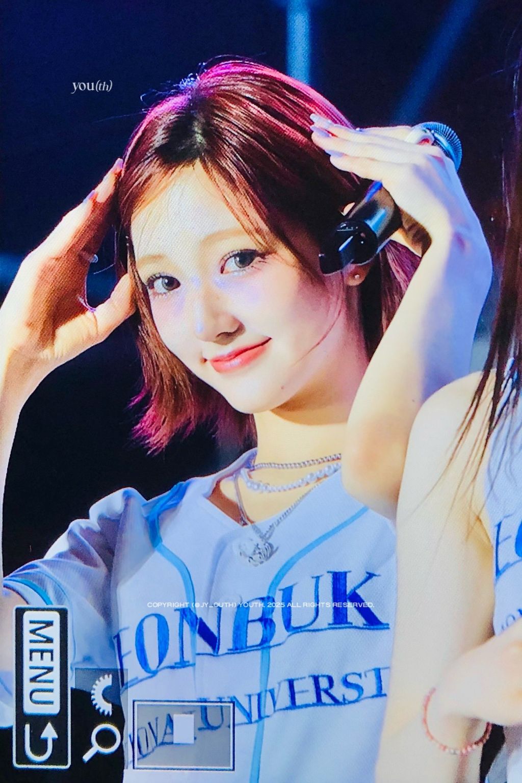 오늘자 전북대 축제에서 너무너무 행복해보이는 키키 지유 | 인스티즈