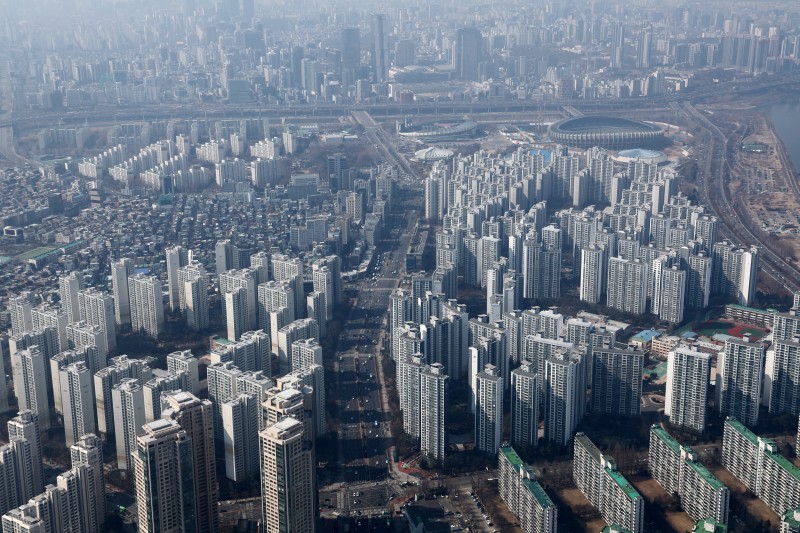 "서울살이 포기합니다"...평균 집값 10억 넘었다 | 인스티즈