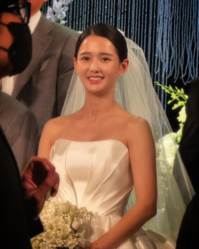 얼마전 결혼한 배우 남보라 | 인스티즈