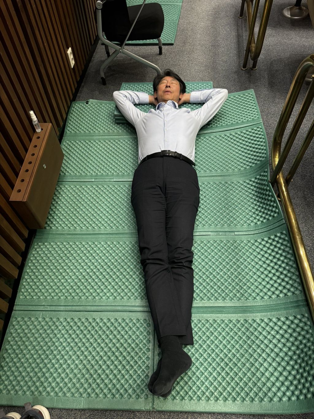 탄핵의 밤 극과 극 | 인스티즈