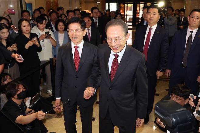 오늘자 김문수 x 이명박 투샷 | 인스티즈