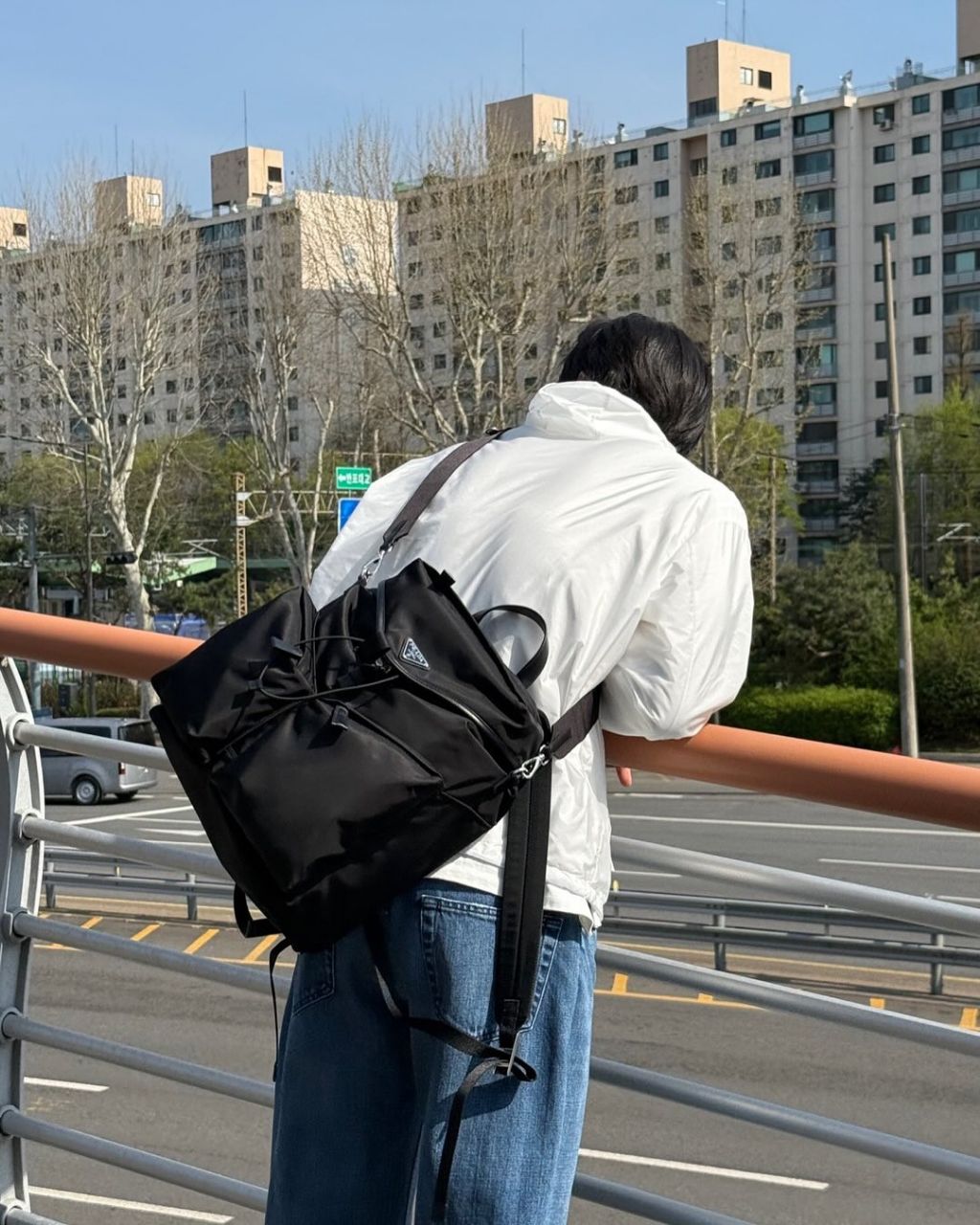 변우석 인스타 프라다 사진 업뎃 | 인스티즈