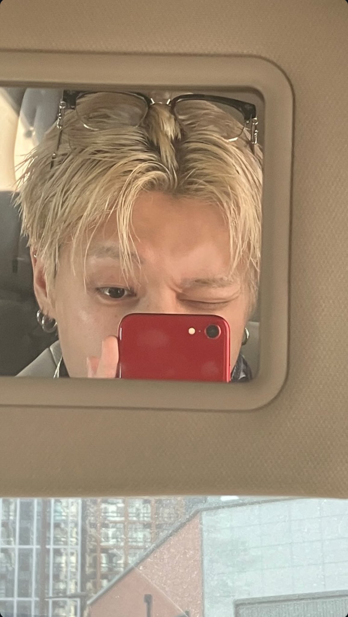 투명케이스 끼고 싶은데 핸드폰이 빨간색이라 못 끼는 정좌영씨.jpg | 인스티즈