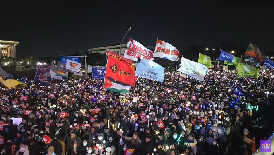  집회에서 다시 만난 세계 화음 뽑는 케이팝 휀걸들 좀 봐...twt