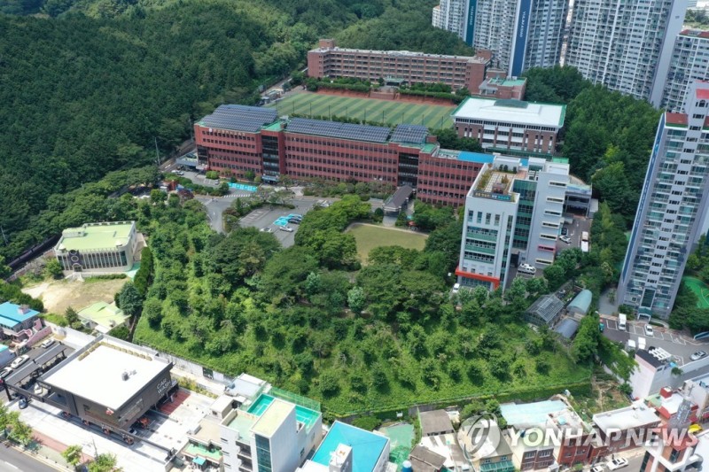 중학교 행정직원 2억원 빼돌려…부산교육청 잇단 횡령 사건 | 인스티즈