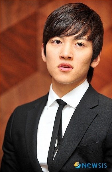 지창욱 과거와 현재 | 인스티즈