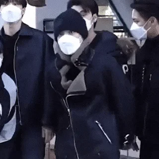  전설의 아이돌 사전투표 인증샷..........GIF