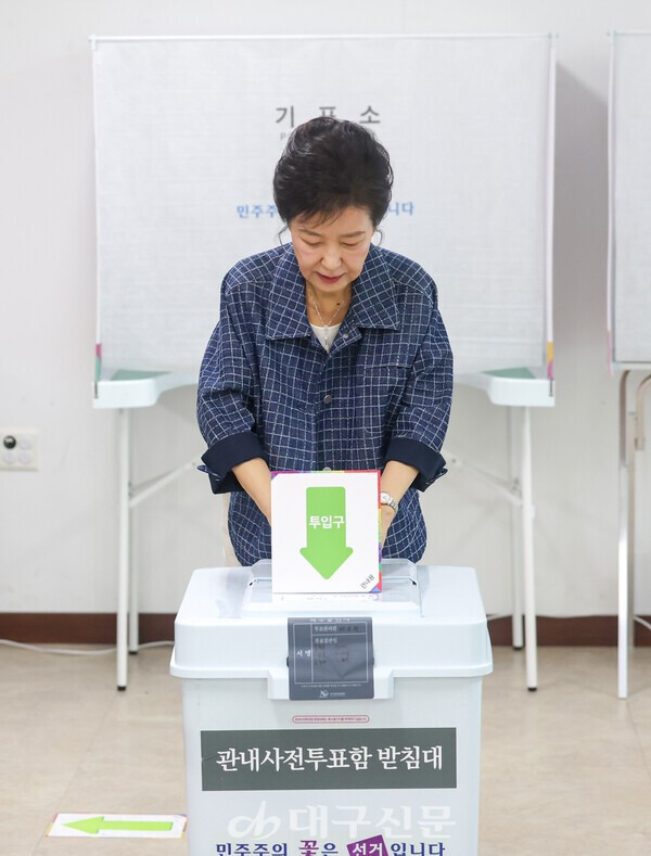 박근혜한테도 얄짤없는 준바오 | 인스티즈