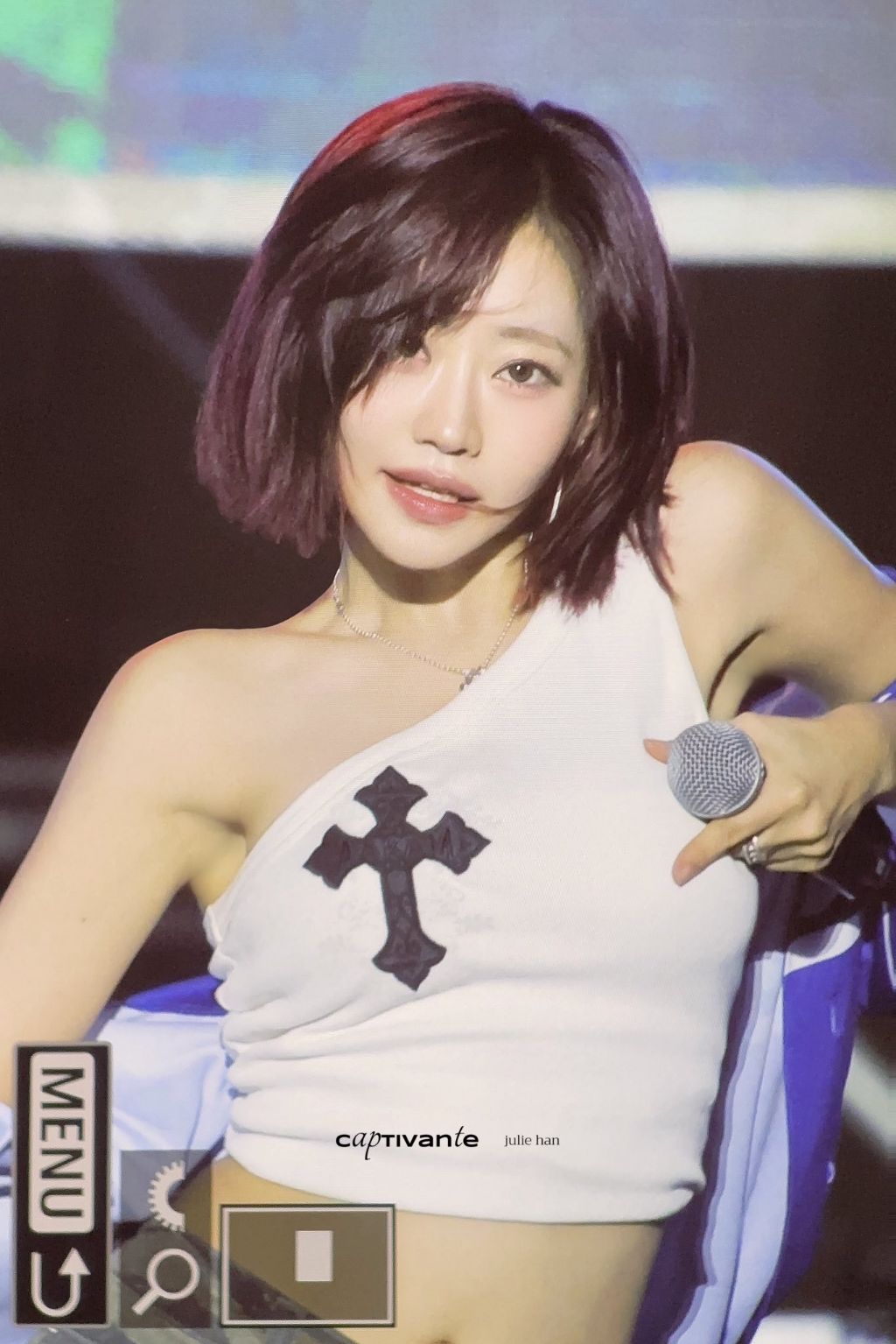 어제자 비주얼 미친 단발한 키오프 쥴리 | 인스티즈