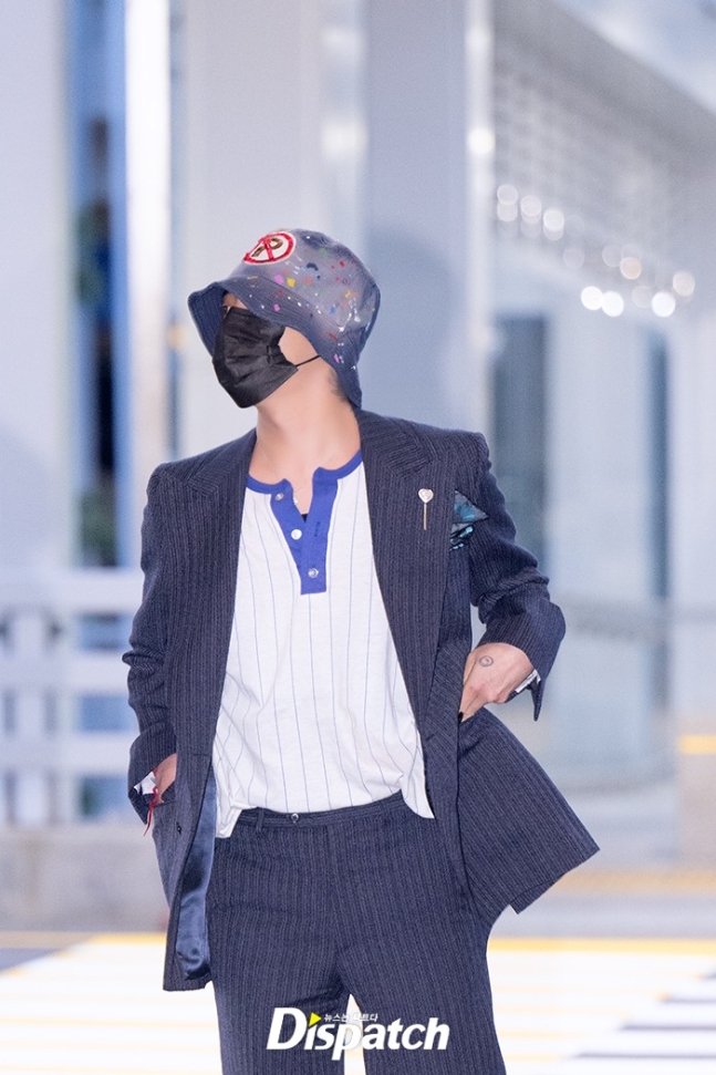  오늘자 출국하는 지드래곤 기사 사진들