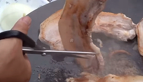  전설의 삼겹살 양파쌈.gif