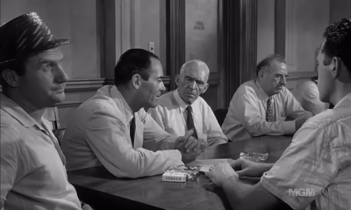 영화 역사상 올타임 레전드 불후의 명작, 12명의 성난 사람들(1957) 재투표 장면 .gif | 인스티즈
