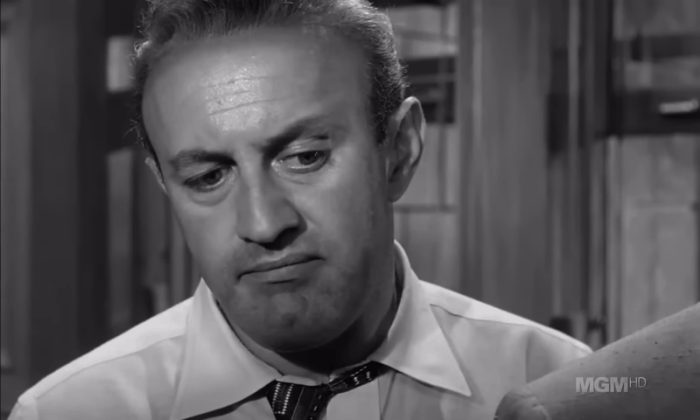 영화 역사상 올타임 레전드 불후의 명작, 12명의 성난 사람들(1957) 재투표 장면 .gif | 인스티즈