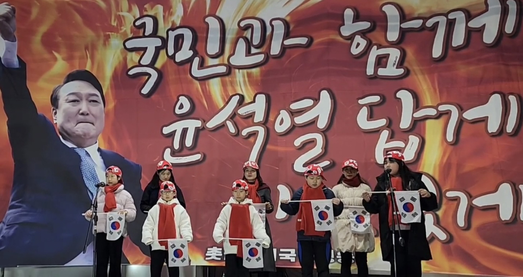 리박스쿨에서 애기들한테 부르라고 시킨 노래..twt | 인스티즈