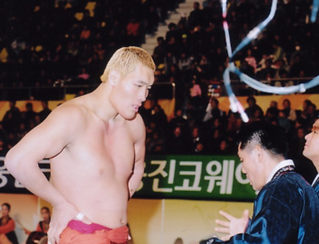 최홍만 20대 시절 희귀사진들…JPG | 인스티즈